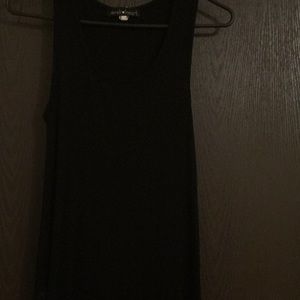 Long sleeveless dress